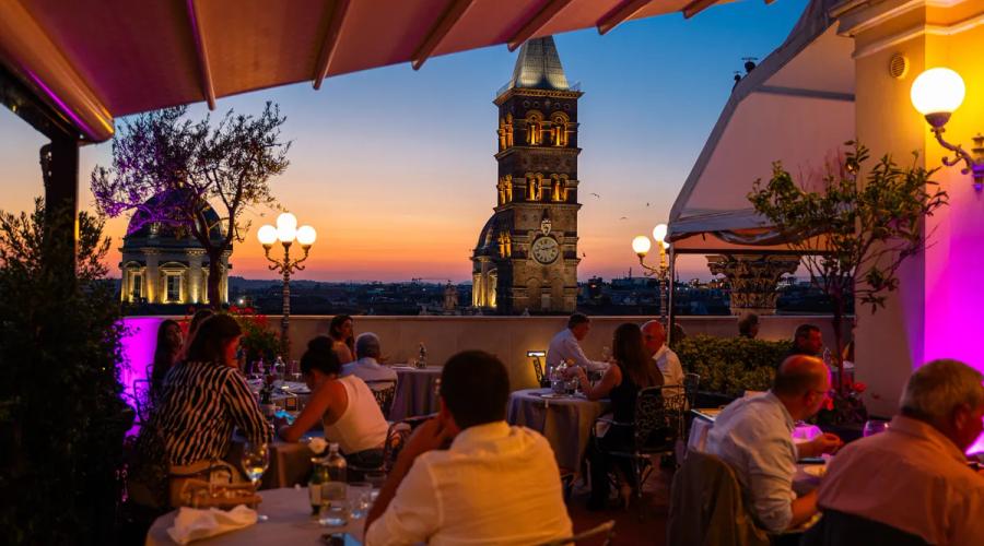 La Terrazza Dei Papi: ein einzigartiges Erlebnis im Zentrum von Rom Mecenate Palace Hotel La Terrazza Dei Papi: ein einzigartiges Erlebnis im Zentrum von Rom Mecenate Palace Hotel