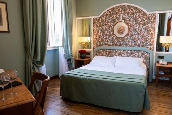 Deluxe-Doppelzimmer Mecenate Palace Hotel Rom Deluxe-Doppelzimmer Mecenate Palace Hotel Rom