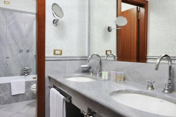 Premium-Doppelzimmer Mecenate Palace Hotel Rom Premium-Doppelzimmer Mecenate Palace Hotel Rom
