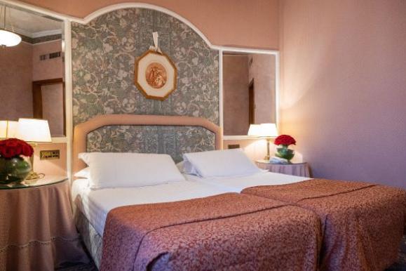 Premium-Doppelzimmer Mecenate Palace Hotel Rom Premium-Doppelzimmer Mecenate Palace Hotel Rom